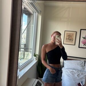 Abercrombie & Fitch cropped asymmetric top